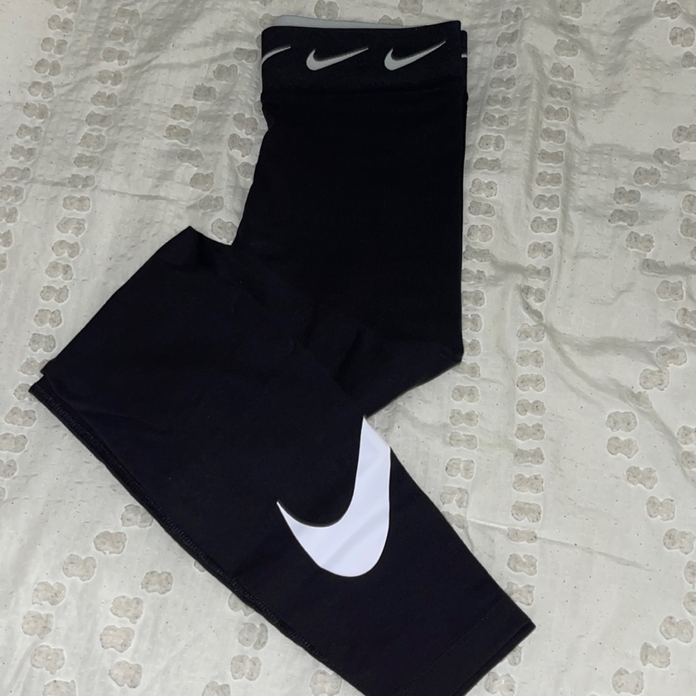 Nike Swoosh Women’s leggings